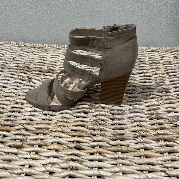 Just fab shoes women’s size 10 UK 8 EU 41 Tan Faux Suede Strapppy Wood Heel - Picture 6 of 12